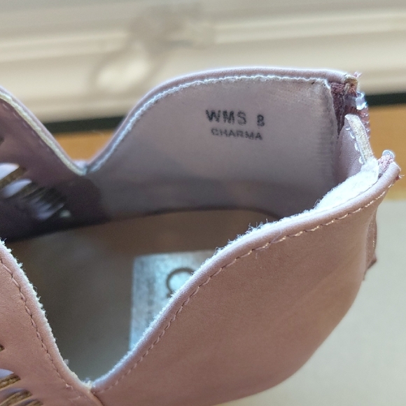 Dolce Vita Women's Ankle Boots in Mauve - Picture 11 of 11